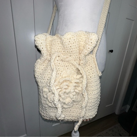Handmade Crochet Cream Bucket Crossbody Bag with Faux Leather Bottom - Picture 3 of 9